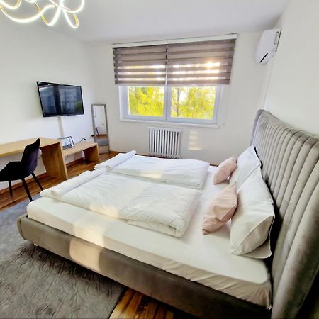 Infinity Apartment & Free Wifi & Free Parking SJJ Exteriör bild