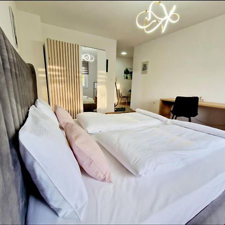 Infinity Apartment & Free Wifi & Free Parking SJJ Exteriör bild