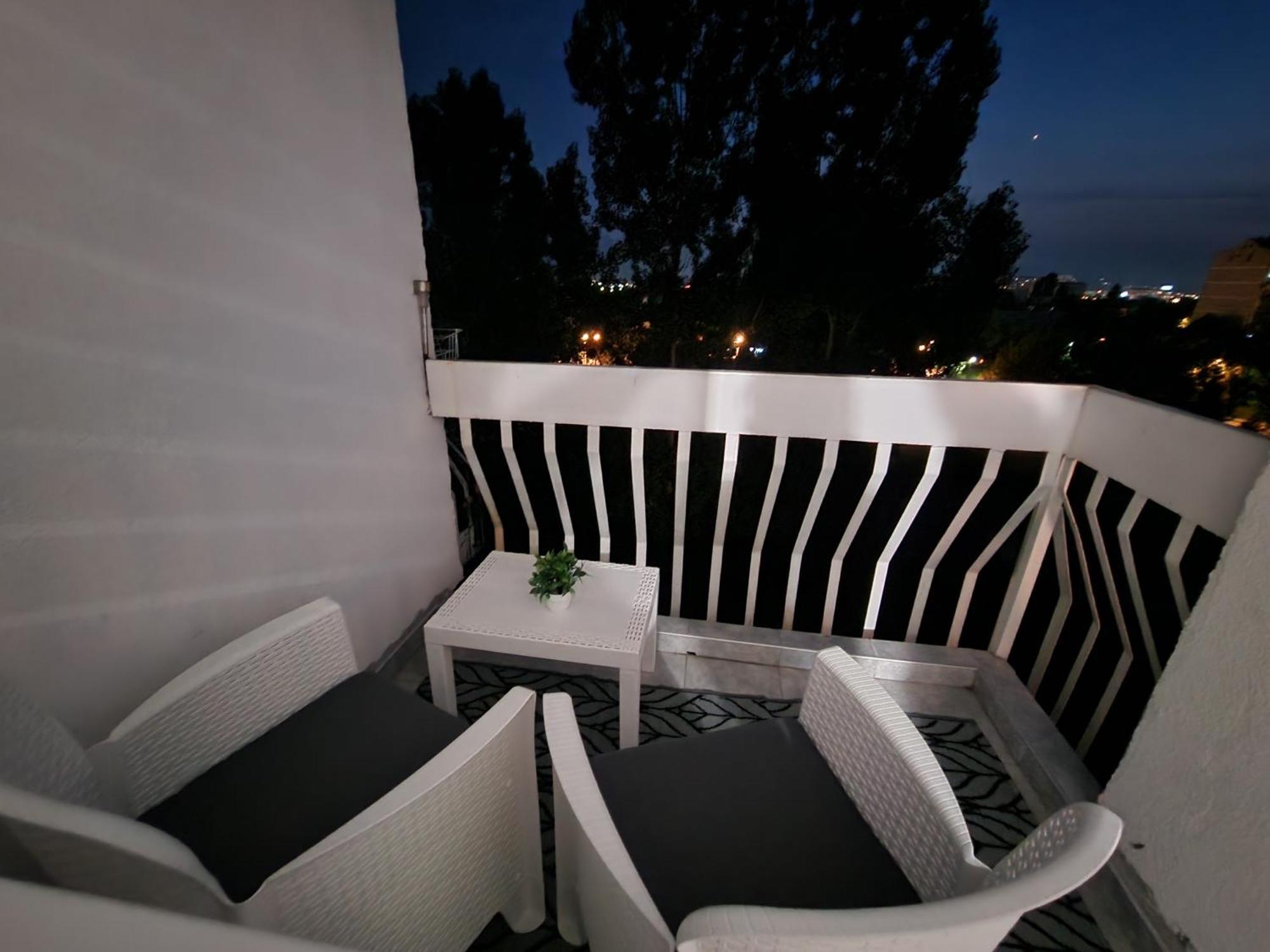 Infinity Apartment & Free Wifi & Free Parking SJJ Exteriör bild